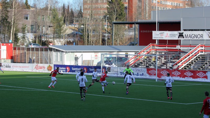 KIL produserte litt få sjanser. Her en brukbar avslutning fra Martin Vinjor.